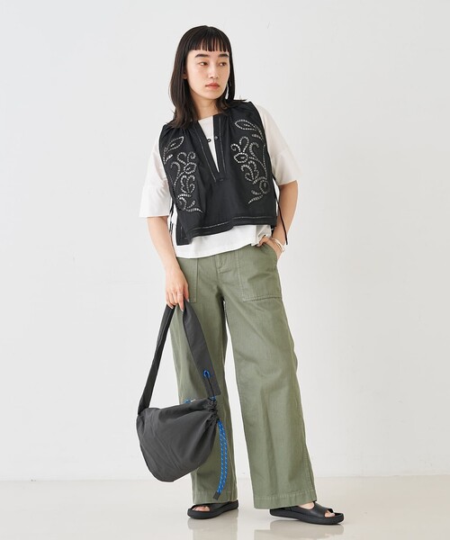 EARTH MADE(アースメイド)の「【WEB限定】【EARTH MADE】撥水ナイロンパラコードボンサックバッグ(ショルダーバッグ・レディース・ブラック/アイボリー/イエロー・フリー)」の15枚目の写真