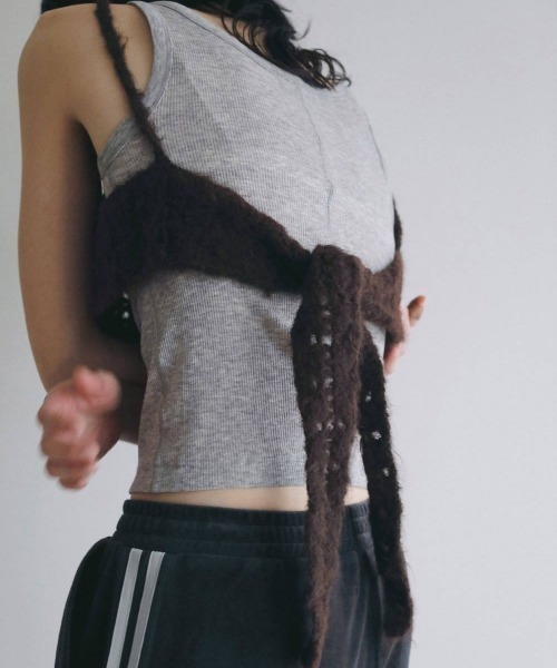 anuke（アンヌーク）の「anuke　Crochet Knit Bustier クロシェニットビスチェ/62620510（ベスト・レディース・チャコールグレー/ブラウン・ONE SIZE）」の3枚目の写真