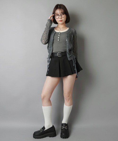 SPINNS（スピンズ）の「レイヤード風カップ付きタンクトップ/ヘンリーネック（タンクトップ・レディース・オフホワイト/グレー/ブラック/ブラウン/レッド・ONESIZE）」の18枚目の写真