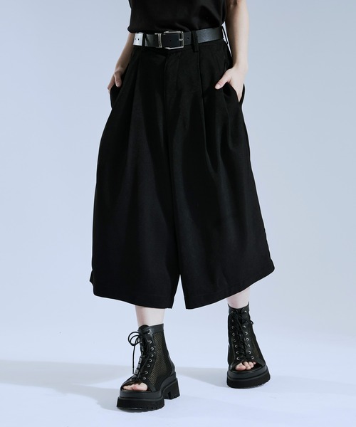 Ellno Loset(エルノロゼット)の「ドレープボリュームキュロットパンツ(スラックス・メンズ・ブラック/グレー・SMALL/X-SMALL/LARGE/MEDIUM)」の1枚目の写真