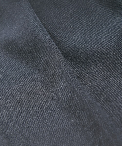 Ellno Loset(エルノロゼット)の「ドレープボリュームキュロットパンツ(スラックス・メンズ・ブラック/グレー・SMALL/X-SMALL/LARGE/MEDIUM)」の3枚目の写真