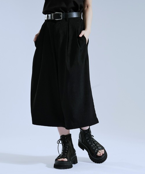 Ellno Loset(エルノロゼット)の「ドレープボリュームキュロットパンツ(スラックス・メンズ・ブラック/グレー・SMALL/X-SMALL/LARGE/MEDIUM)」の18枚目の写真