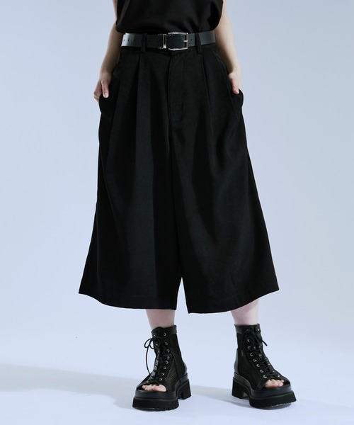 Ellno Loset(エルノロゼット)の「ドレープボリュームキュロットパンツ(スラックス・メンズ・ブラック/グレー・SMALL/X-SMALL/LARGE/MEDIUM)」の17枚目の写真