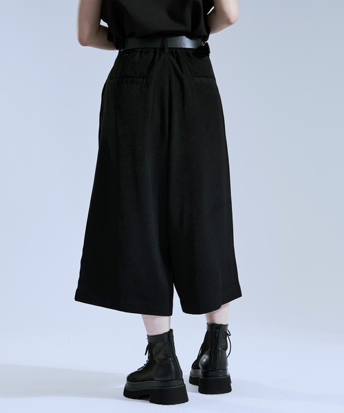 Ellno Loset(エルノロゼット)の「ドレープボリュームキュロットパンツ(スラックス・メンズ・ブラック/グレー・SMALL/X-SMALL/LARGE/MEDIUM)」の21枚目の写真