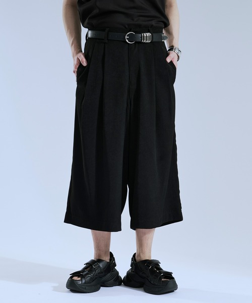 Ellno Loset(エルノロゼット)の「ドレープボリュームキュロットパンツ(スラックス・メンズ・ブラック/グレー・SMALL/X-SMALL/LARGE/MEDIUM)」の9枚目の写真