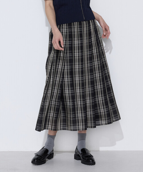 COMME CA(コムサ)の「先染めシアーチェック タックスカート(スカート・レディース・ベージュ系その他/ブラック系その他・7号/11号/9号)」の1枚目の写真