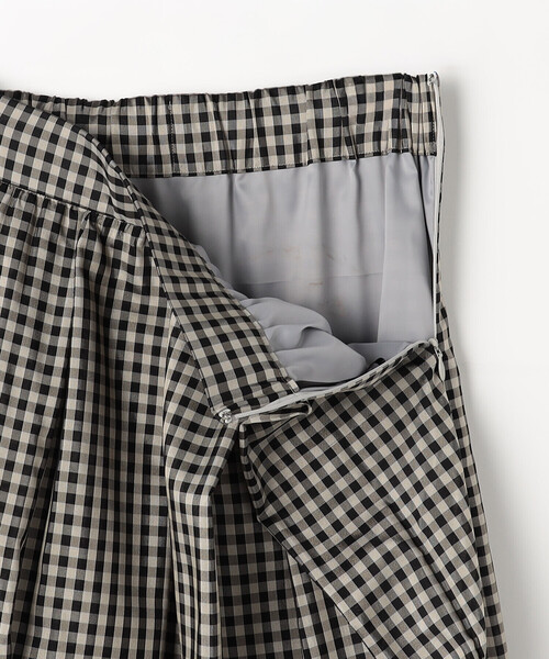 COMME CA(コムサ)の「先染めシアーチェック タックスカート(スカート・レディース・ベージュ系その他/ブラック系その他・7号/11号/9号)」の16枚目の写真