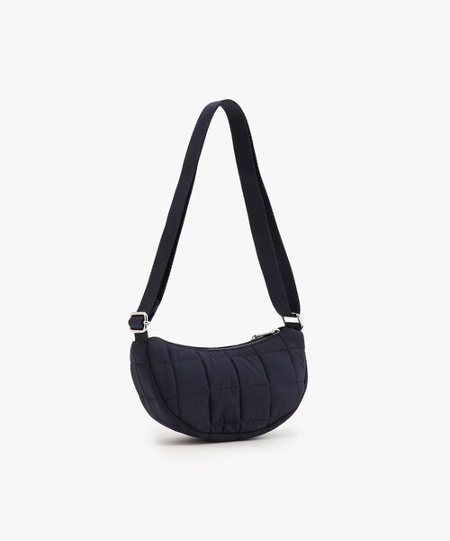 TOMMY HILFIGER(トミーヒルフィガー)の「ウェービーフラッグキルティングムーンバッグ(ボディバッグ/ウエストポーチ・キッズ・ネイビー・FREE)」の6枚目の写真