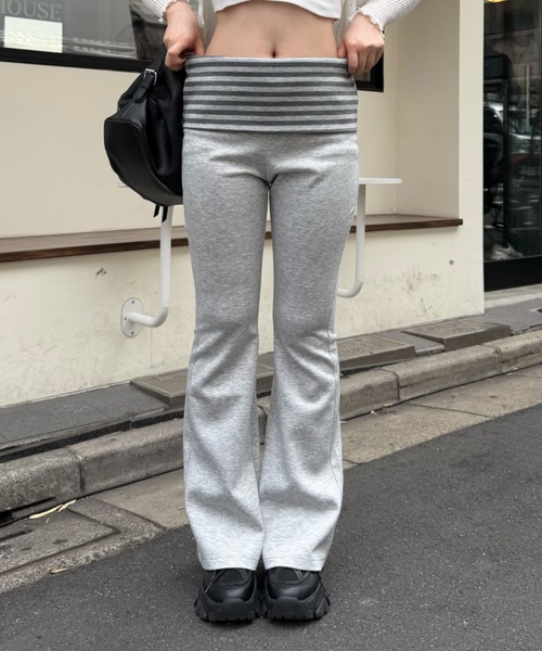 RAY CASSIN(レイカズン)の「折り返し細フレアパンツ(その他パンツ・レディース・グレー系その他2/グレー/ブラック・M/S)」の14枚目の写真