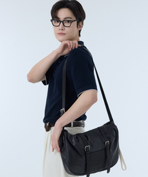 BEDFORD11TH（ベッドフォードイレブンス）の「デュオシャーリングレザーメッセンジャー（メッセンジャーバッグ）」