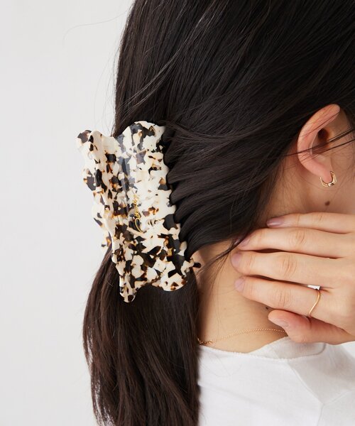 BIRTHDAY BAR(バースデイバー)の「Actually アセチヘアバンス(バレッタ/ヘアクリップ・レディース・ベージュ/ブラウン・0)」の2枚目の写真