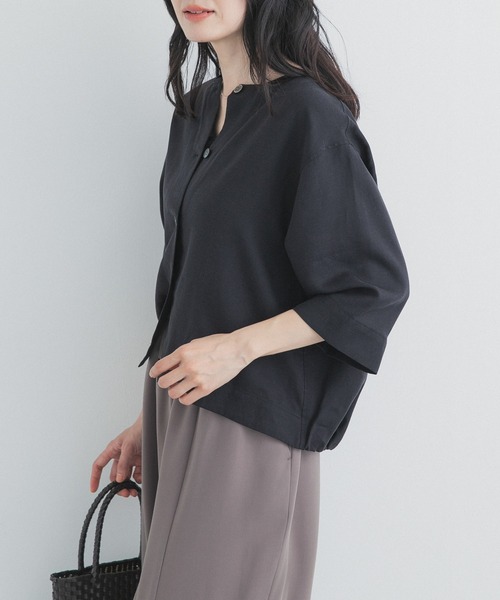 URBAN RESEARCH DOORS（アーバンリサーチドアーズ）の「ノーカラーバックギャザーブラウス（シャツ/ブラウス・レディース・ブラック/ベージュ・FREE）」の3枚目の写真
