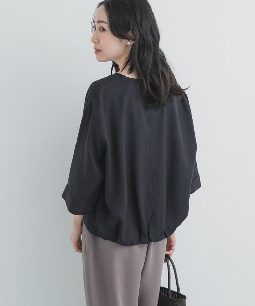 URBAN RESEARCH DOORS（アーバンリサーチドアーズ）の「ノーカラーバックギャザーブラウス（シャツ/ブラウス・レディース・ブラック/ベージュ・FREE）」の5枚目の写真