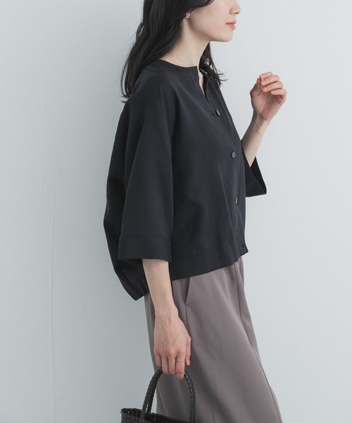 URBAN RESEARCH DOORS（アーバンリサーチドアーズ）の「ノーカラーバックギャザーブラウス（シャツ/ブラウス・レディース・ブラック/ベージュ・FREE）」の6枚目の写真