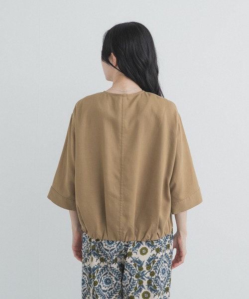 URBAN RESEARCH DOORS（アーバンリサーチドアーズ）の「ノーカラーバックギャザーブラウス（シャツ/ブラウス・レディース・ブラック/ベージュ・FREE）」の21枚目の写真