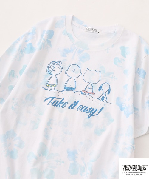 PEANUTS（ピーナッツ）の「PEANUTS ハイビスカス総柄プリントTシャツ 半袖（Tシャツ/カットソー・レディース・ピンク系/サックスブルー系/パープル系・M/L/LL）」の2枚目の写真