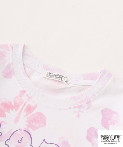 PEANUTS（ピーナッツ）の「PEANUTS ハイビスカス総柄プリントTシャツ 半袖（Tシャツ/カットソー・レディース・ピンク系/サックスブルー系/パープル系・M/L/LL）」の20枚目の写真