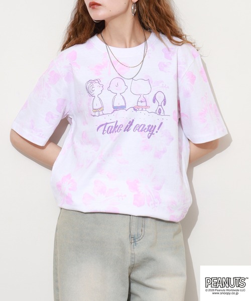 PEANUTS（ピーナッツ）の「PEANUTS ハイビスカス総柄プリントTシャツ 半袖（Tシャツ/カットソー・レディース・ピンク系/サックスブルー系/パープル系・M/L/LL）」の5枚目の写真
