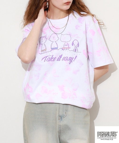 PEANUTS（ピーナッツ）の「PEANUTS ハイビスカス総柄プリントTシャツ 半袖（Tシャツ/カットソー・レディース・ピンク系/サックスブルー系/パープル系・M/L/LL）」の6枚目の写真