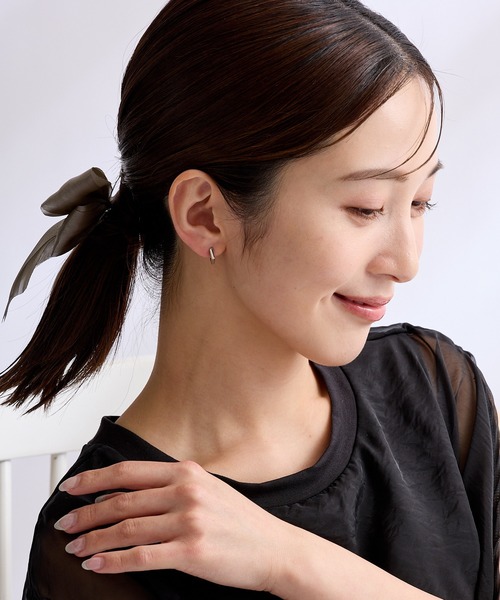 CALIN　STANDARD（カリンスタンダード）の「◆金属アレルギー対応◆◆made in japan◆【痛くない】【落ちにくい】【ストレスフリーな着け心地】スクエア　ミニループフィットイヤリング（イヤリング・レディース・ゴールド/ピンクゴールド/シルバー・FREE）」の10枚目の写真