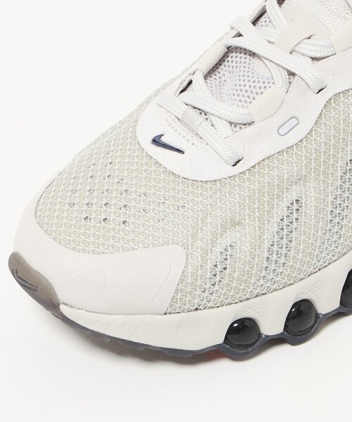 NIKE(ナイキ)の「<NIKE>エア マックス Dn8 スニーカー(スニーカー・メンズ・ブラック/ライトグレー・26cm/29cm/26.5cm/27.5cm/27cm/28.5cm/28cm)」の4枚目の写真