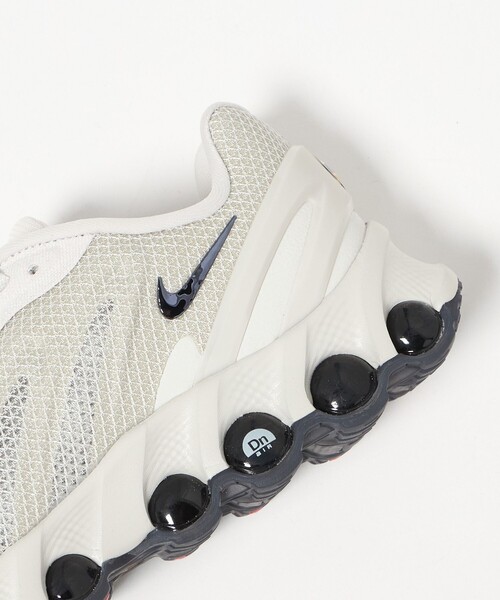 NIKE(ナイキ)の「<NIKE>エア マックス Dn8 スニーカー(スニーカー・メンズ・ブラック/ライトグレー・26cm/29cm/26.5cm/27.5cm/27cm/28.5cm/28cm)」の5枚目の写真