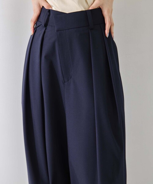STUDIOUS(ステュディオス)の「【STUDIOUS/ステュディオス】Double Tucked Stretch Trousers/ダブルタックストレッチトラウザーズ/ウォッシャブル/オフィス/美脚見え/ウエストゴム/ストレスフリー(スラックス・レディース・ネイビー/ブラック/ライトグレー・2/1)」の8枚目の写真