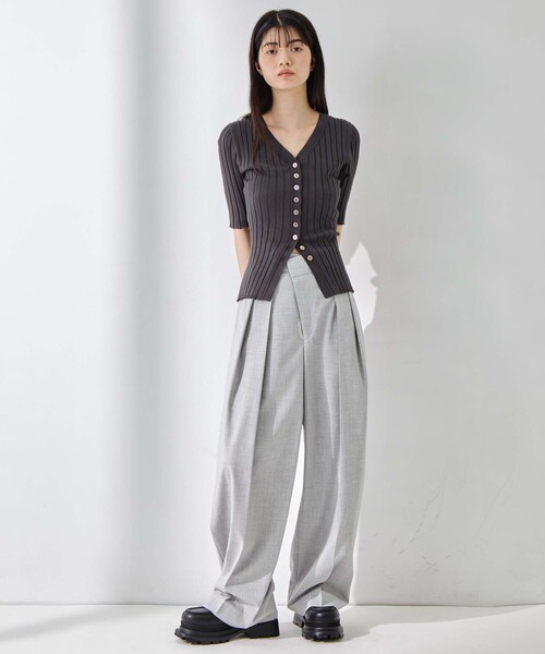STUDIOUS(ステュディオス)の「【STUDIOUS/ステュディオス】Double Tucked Stretch Trousers/ダブルタックストレッチトラウザーズ/ウォッシャブル/オフィス/美脚見え/ウエストゴム/ストレスフリー(スラックス・レディース・ネイビー/ブラック/ライトグレー・2/1)」の18枚目の写真