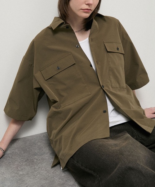 Alfred Alex（アルフレッドアレックス）の「【Alfred Alex】Textured Utility Military Shirt / コットンタッチ ユーティリティー ミリタリーシャツ（シャツ/ブラウス・メンズ・ブラック/チャコール/カーキ/アイボリー・S/M/L）」の13枚目の写真