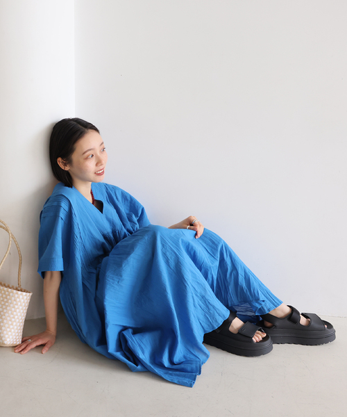 UGG(アグ)の「《追加2》【UGG/アグ】W GOLDENGLOW 1152685:サンダル(サンダル・レディース・ブラック/アイボリー・25cm/24cm/23cm/22cm)」の5枚目の写真