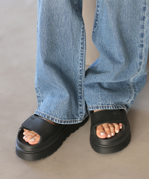 UGG(アグ)の「《追加2》【UGG/アグ】W GOLDENGLOW 1152685:サンダル(サンダル・レディース・ブラック/アイボリー・25cm/24cm/23cm/22cm)」の11枚目の写真