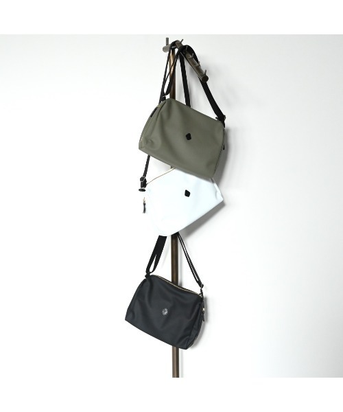CLEDRAN(クレドラン)の「【耐汚れ 耐摩耗 軽量】CL4006 JOU SIDE POCKET SHOULDER(ショルダーバッグ・レディース・オフホワイト/ライトオリーブ/ブラック・FREE)」の17枚目の写真