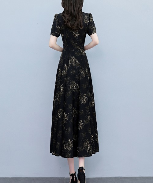 LUCPY(ラクピー)の「Vネックフレアワンピース(ワンピース・レディース・ブラック・LARGE/MEDIUM/XX-LARGE/X-LARGE)」の2枚目の写真
