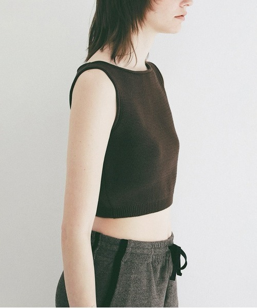 CLANE(クラネ)の「BOAT NECK SHORT KNIT TANK TOPS(ニット/セーター・レディース・サックスブルー/ブラウン/ブラック・2/1)」の2枚目の写真