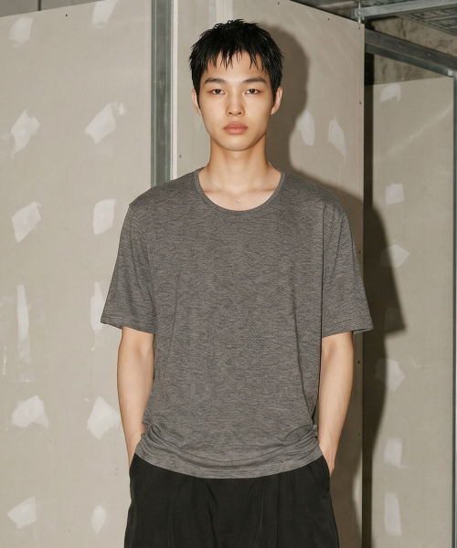BALLUTE(バリュート)の「SLUB U-NECK HALF CROP T-SHIRTS (CHARCOAL)(Tシャツ/カットソー・メンズ・その他・1/2/3)」の1枚目の写真