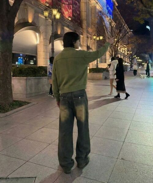 BASIC LABEL（ベーシックラベル）の「Swing Back pocket balloon wide washed denim pants 2 Color [BLBD_5015]（スウェットパンツ・レディース・ダークインディゴブルー/イエロー×ブラック・X-SMALL/SMALL/MEDIUM/LARGE/X-LARGE/2XL）」の4枚目の写真