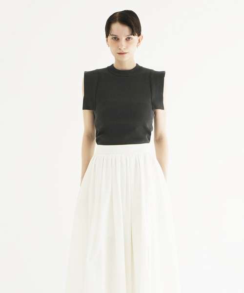 CLANE(クラネ)の「SQUARE SLEEVE KNIT TOPS(ニット/セーター・レディース・チャコールグレー/ブラック/ブラウン系その他/ホワイト・1/2)」の18枚目の写真