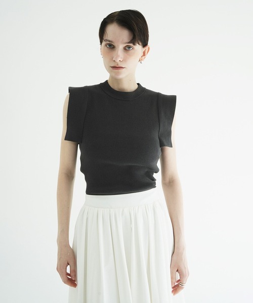 CLANE(クラネ)の「SQUARE SLEEVE KNIT TOPS(ニット/セーター・レディース・チャコールグレー/ブラック/ブラウン系その他/ホワイト・1/2)」の20枚目の写真