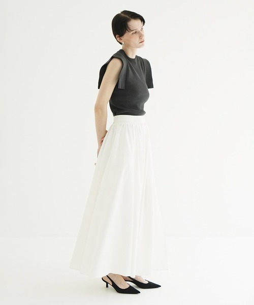 CLANE(クラネ)の「SQUARE SLEEVE KNIT TOPS(ニット/セーター・レディース・チャコールグレー/ブラック/ブラウン系その他/ホワイト・1/2)」の22枚目の写真