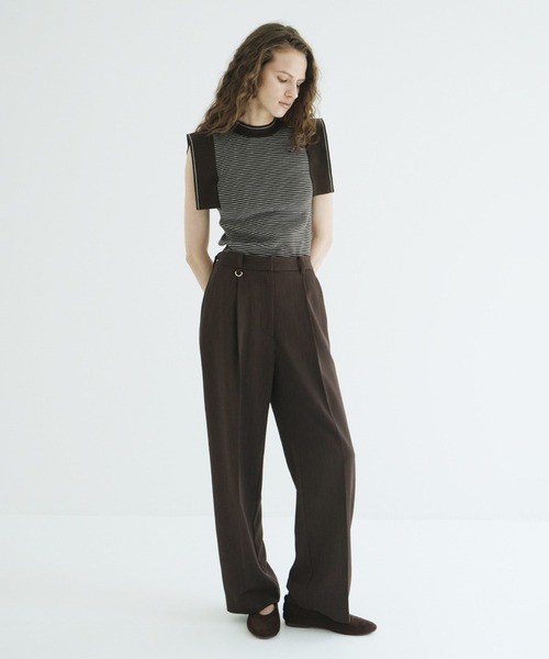 CLANE(クラネ)の「SQUARE SLEEVE KNIT TOPS(ニット/セーター・レディース・チャコールグレー/ブラック/ブラウン系その他/ホワイト・1/2)」の16枚目の写真