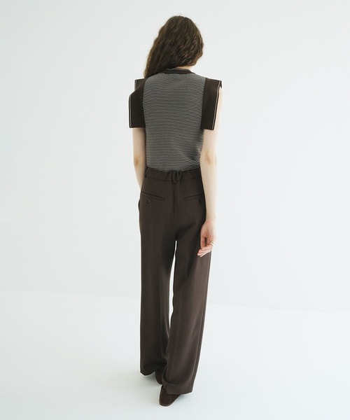 CLANE(クラネ)の「SQUARE SLEEVE KNIT TOPS(ニット/セーター・レディース・チャコールグレー/ブラック/ブラウン系その他/ホワイト・1/2)」の17枚目の写真