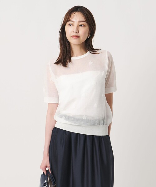 UNITED ARROWS(ユナイテッドアローズ)の「シアー フラワー ショートスリーブ ニット ‐ウォッシャブル‐(ニット/セーター・レディース・ブラック/オフホワイト・FREE)」の1枚目の写真