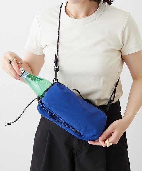 BIRTHDAY BAR（バースデイバー）の「撥水ミニショルダー ボトルケースバッグ（ショルダーバッグ・レディース・グリーン/ブルー/ブラック・0）」の3枚目の写真