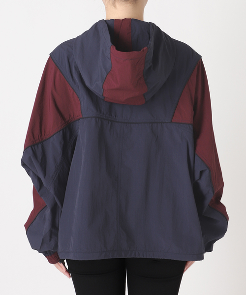 UMBRO(アンブロ)の「【UMBRO×JS】 HOODIE(ナイロンジャケット・レディース・ベージュ/ネイビー・FREE)」の20枚目の写真
