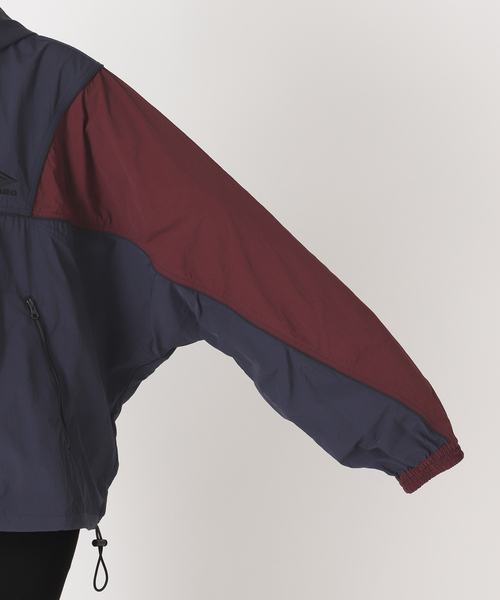 UMBRO(アンブロ)の「【UMBRO×JS】 HOODIE(ナイロンジャケット・レディース・ベージュ/ネイビー・FREE)」の22枚目の写真