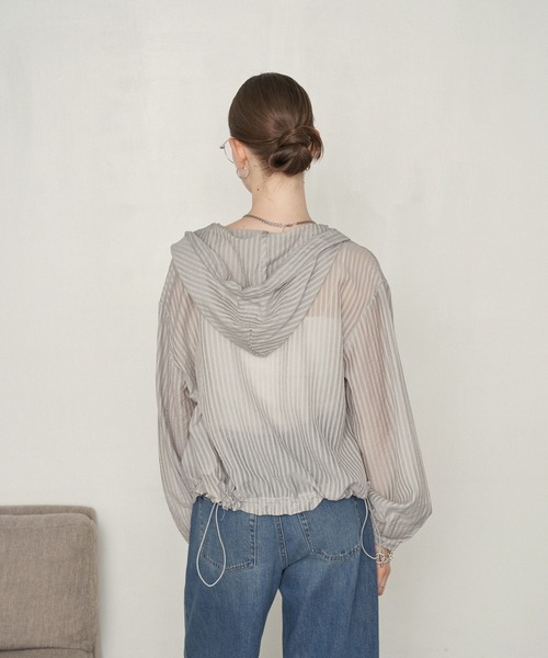 uchi.(ウチ)の「ストライプシアーフードカーディガン(カーディガン/ボレロ・レディース・ホワイト/グレー/ブルー・FREE)」の17枚目の写真