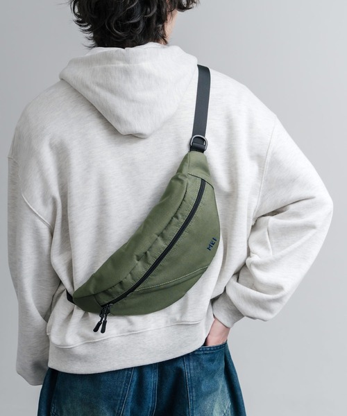 MEI（メイ）の「MEI メイ BOTTOMLINE M ハーフムーンショルダーバッグ/ウエストポーチ（ショルダーバッグ・メンズ・ブラック/グレー/ベージュ/オリーブドラブ・FREE）」の12枚目の写真