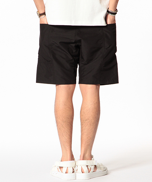 B:MING by BEAMS（ビーミングバイビームス）の「GRAMICCI / SHELL GEAR SHORTS（その他パンツ・メンズ・ブラック/シルバーグレー・SMALL/MEDIUM/LARGE）」の20枚目の写真