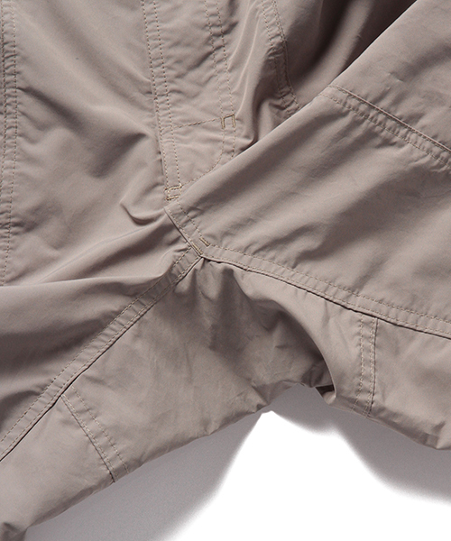 B:MING by BEAMS（ビーミングバイビームス）の「GRAMICCI / SHELL GEAR SHORTS（その他パンツ・メンズ・ブラック/シルバーグレー・SMALL/MEDIUM/LARGE）」の16枚目の写真