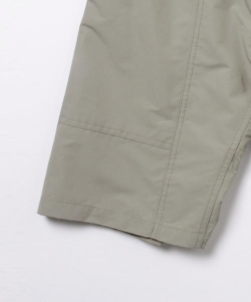 B:MING by BEAMS（ビーミングバイビームス）の「GRAMICCI / SHELL GEAR SHORTS（その他パンツ・メンズ・ブラック/シルバーグレー・SMALL/MEDIUM/LARGE）」の4枚目の写真